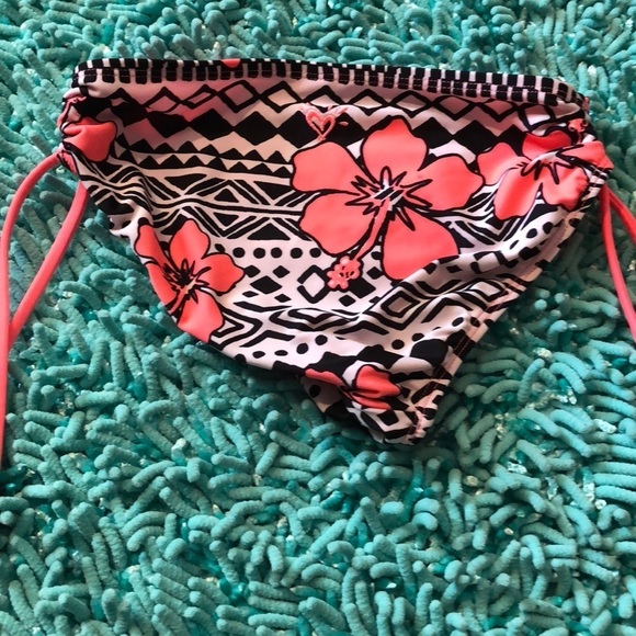 Justice Bikini Bottom - Picture 4 of 5